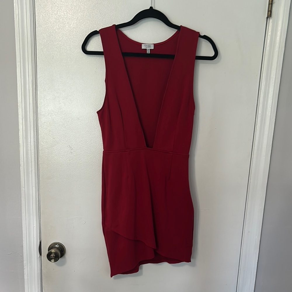 Tobi Red V-Neck Sheath Mini Dress